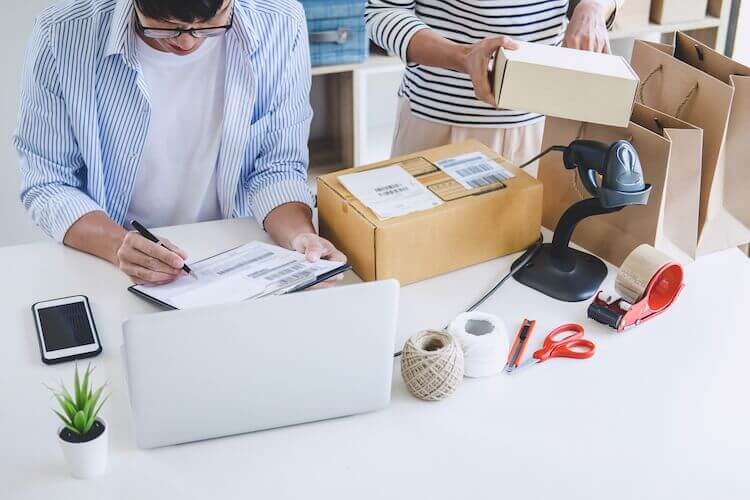 Set of Thinking of Selling Your House I Have a Buyer Mailers - Portugal